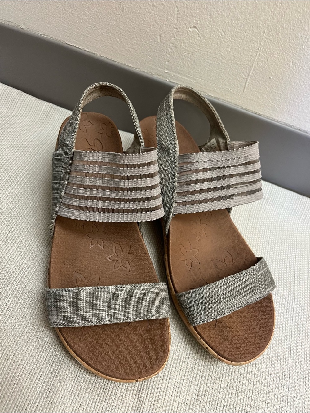 Skechers Beverlee Smitten Wedge Slingback Sandals Taupe Luxe Foam Size 7